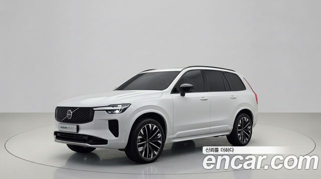 Volvo XC90 B6 Ultra Bright — пробег 2 625 км — фото 1 из 5