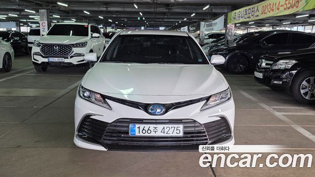 Toyota Camry 2.5 LE Hybrid — пробег 35 900 км — фото 2 из 5