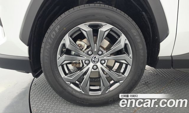 Toyota RAV4 2.5 2WD Hybrid XLE — пробег 33 795 км — фото 5 из 5