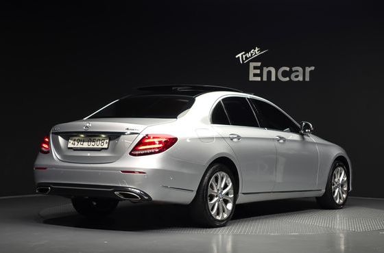 Mercedes-Benz E-Class E300 4MATIC Exclusive — пробег 82 573 км — фото 2 из 5