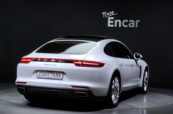 Porsche Panamera 2.9 AWD E-Hybrid — пробег 55 614 км — фото 2 из 5