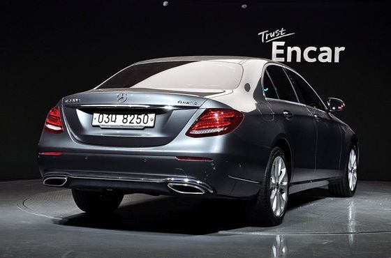 Mercedes-Benz E-Class E220d 4MATIC Exclusive — пробег 199 469 км — фото 2 из 5