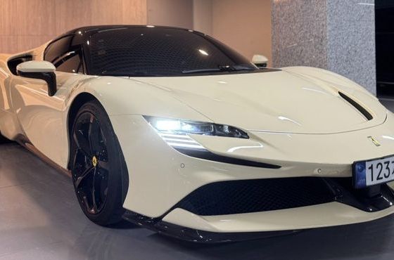 Ferrari SF90 4.0 — пробег 3 500 км — фото 1 из 5