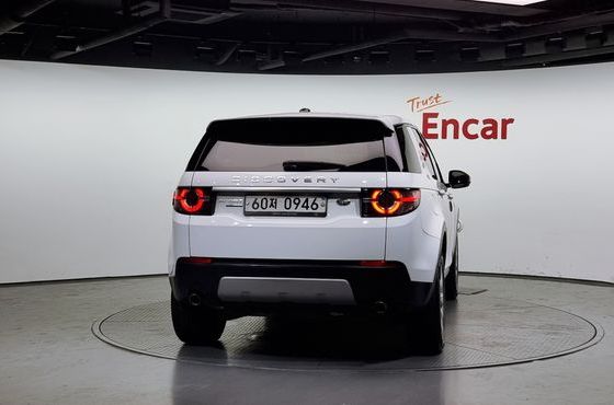Land Rover Discovery Sport 2.0 TD4 HSE Luxury — пробег 176 775 км — фото 4 из 5