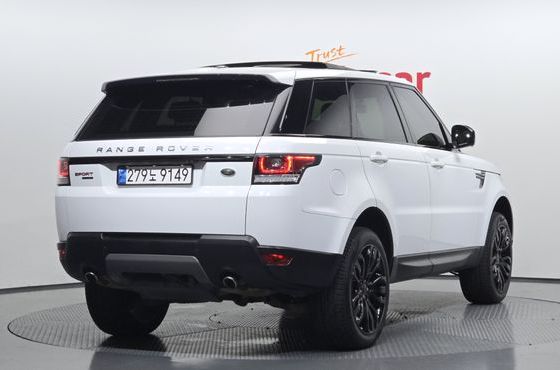 Land Rover Range Rover Sport 3.0 SDV6 HSE Dynamic — пробег 80 379 км — фото 2 из 5