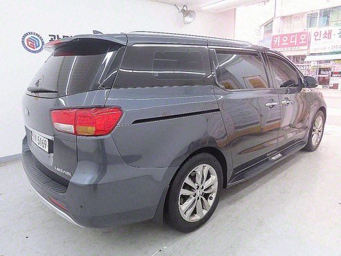 Kia Carnival 7-seater Limousine VIP — пробег 182 536 км — фото 3 из 5
