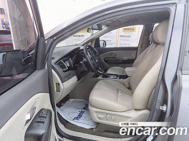 Kia Carnival 7-seater Limousine VIP — пробег 182 536 км — фото 5 из 5
