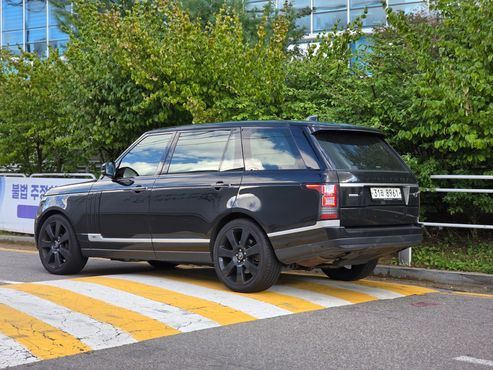 Land Rover Range Rover 4.4 SDV8 AB LWB DIESEL — пробег 76 000 км — фото 3 из 5