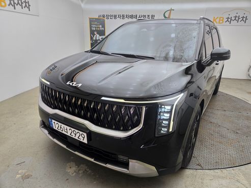 Kia Carnival 9-Seater Noblesse — пробег 35 000 км — фото 1 из 5
