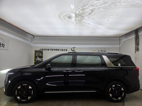 Kia Carnival 9-Seater Noblesse — пробег 35 000 км — фото 2 из 5