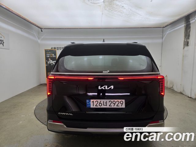 Kia Carnival 9-Seater Noblesse — пробег 35 000 км — фото 4 из 5