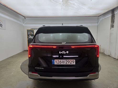 Kia Carnival 9-Seater Noblesse — пробег 35 000 км — фото 4 из 5