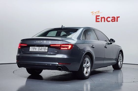 Audi A4 45 TFSI Premium — пробег 144 257 км — фото 2 из 5