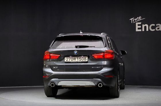 BMW X1 xDrive 20i xLine — пробег 48 287 км — фото 4 из 5