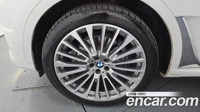 BMW X7 xDrive 40i Design Pure Excellence 7-Seater — пробег 106 473 км — фото 5 из 5