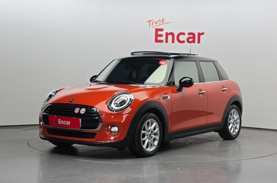 Mini Cooper 5Door HIGH 3rd — пробег 42 100 км — фото 1 из 5