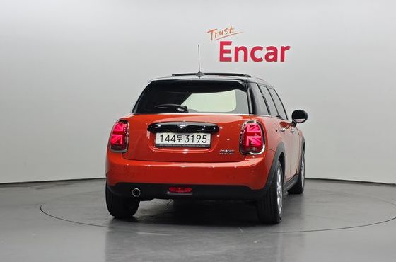 Mini Cooper 5Door HIGH 3rd — пробег 42 100 км — фото 4 из 5