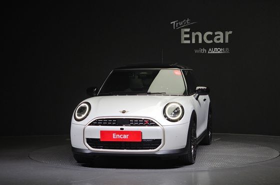 Mini Cooper Favoured — пробег 2 963 км — фото 3 из 5