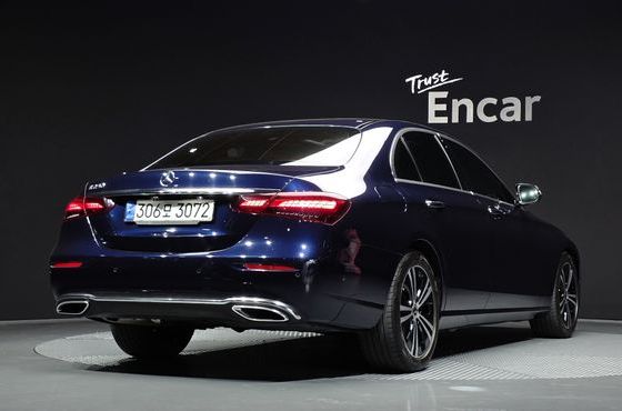 Mercedes-Benz E-Class E250 Avantgarde — пробег 29 856 км — фото 2 из 5
