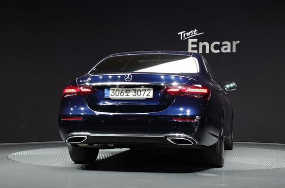 Mercedes-Benz E-Class E250 Avantgarde — пробег 29 856 км — фото 4 из 5