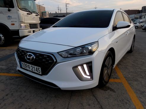 Hyundai Ioniq 1.6 HEV I — пробег 328 055 км — фото 2 из 5