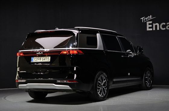 Kia Carnival 11-Seater Prestige — пробег 77 190 км — фото 2 из 5