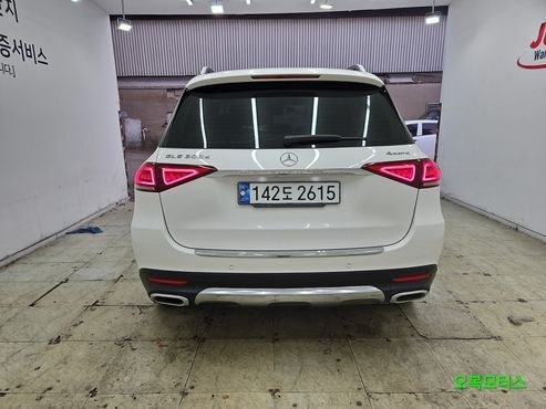 Mercedes-Benz GLE-Class GLE300d 4MATIC — пробег 106 700 км — фото 4 из 5