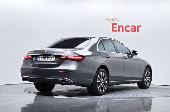 Mercedes-Benz E-Class E300e 4MATIC Exclusive — пробег 57 230 км — фото 2 из 5