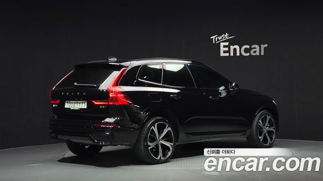 Volvo XC60 B6 R-Design — пробег 33 635 км — фото 2 из 5