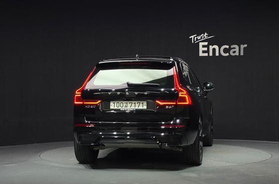 Volvo XC60 B6 R-Design — пробег 33 635 км — фото 4 из 5