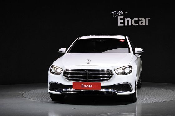 Mercedes-Benz E-Class E220d 4MATIC Exclusive — пробег 80 076 км — фото 3 из 5