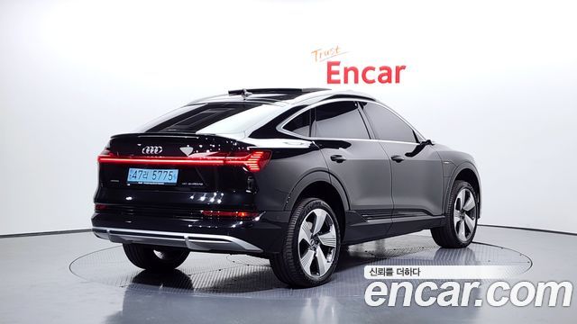 Audi e-tron 55 Quattro Sportback — пробег 72 037 км — фото 2 из 5