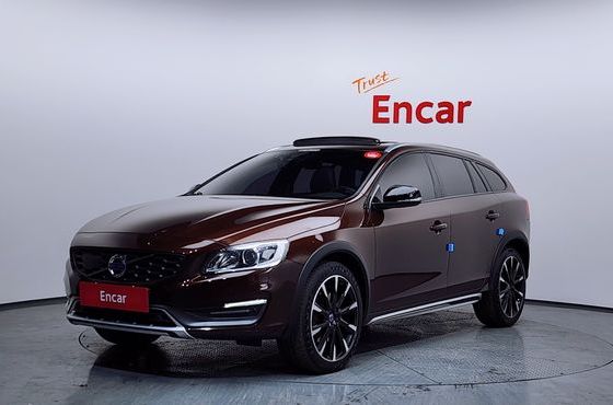 Volvo V60 T5 AWD — пробег 138 655 км — фото 1 из 5