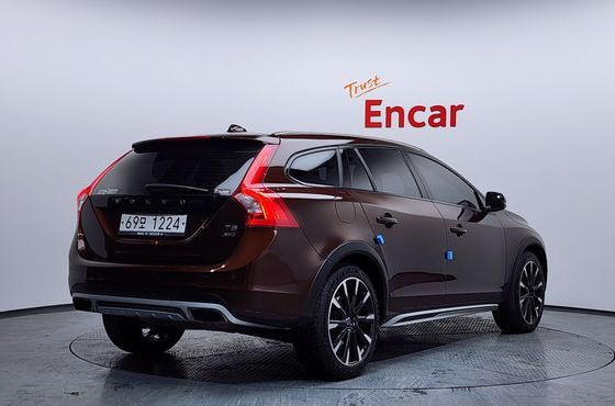 Volvo V60 T5 AWD — пробег 138 655 км — фото 2 из 5