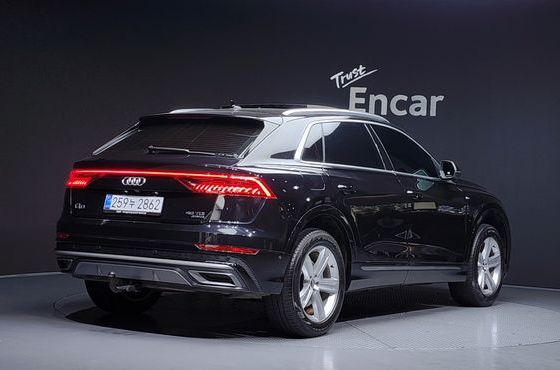 Audi Q8 45 TDI Quattro Premium — пробег 62 880 км — фото 2 из 5