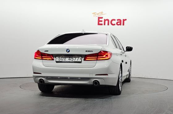 BMW 5-Series 530i xDrive Luxury Plus — пробег 106 786 км — фото 4 из 5