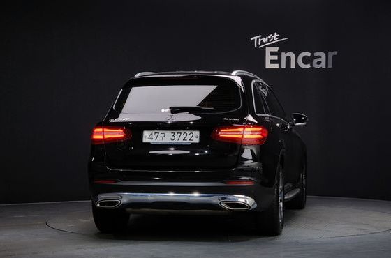 Mercedes-Benz GLC-Class GLC300 4MATIC — пробег 96 523 км — фото 4 из 5