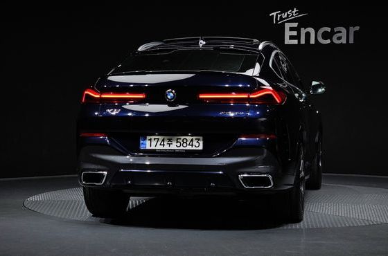 BMW X6 xDrive40i M Sport — пробег 83 106 км — фото 4 из 5