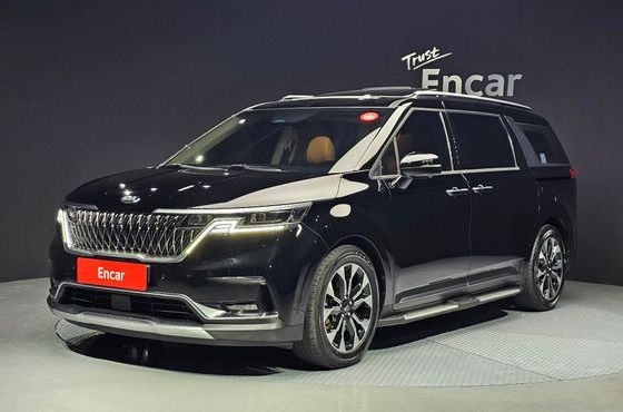 Kia Carnival Gasoline 7-Seater Signature — пробег 183 390 км — фото 1 из 5