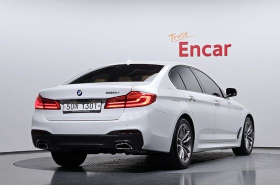 BMW 5-Series 520d M Sport package — пробег 71 045 км — фото 2 из 5