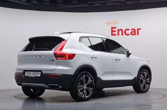 Volvo XC40 T4 Inscription — пробег 25 367 км — фото 2 из 5