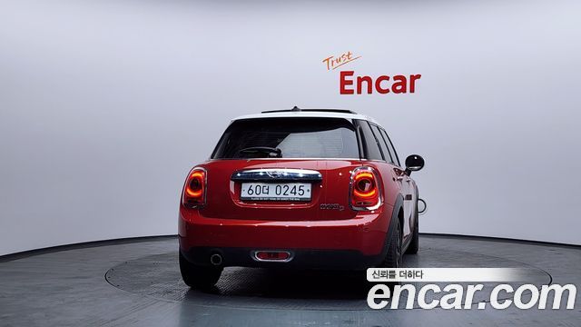 Mini Cooper 5Door HIGH 3rd — пробег 55 357 км — фото 4 из 5