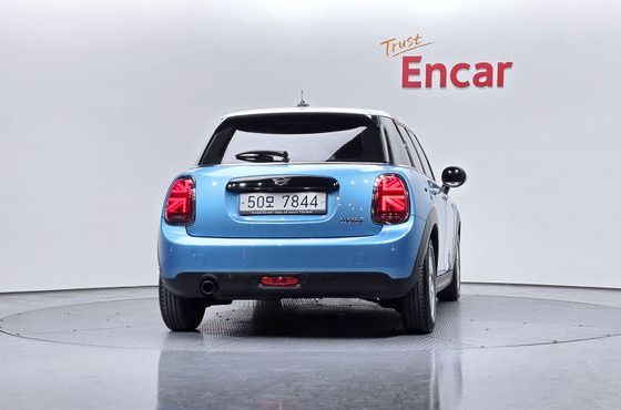 Mini Cooper 5Door Standard 3rd — пробег 67 193 км — фото 4 из 5