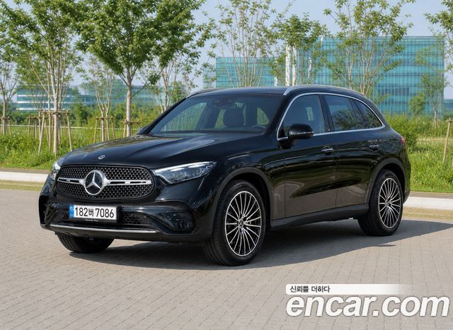 Mercedes-Benz GLC-Class GLC300 4MATIC AMG Line — пробег 25 000 км — фото 1 из 5