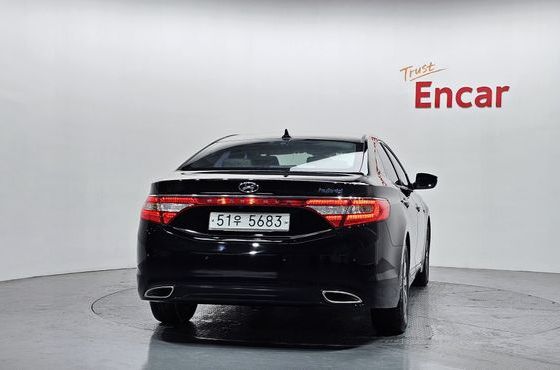 Hyundai Grandeur Premium — пробег 59 727 км — фото 4 из 5