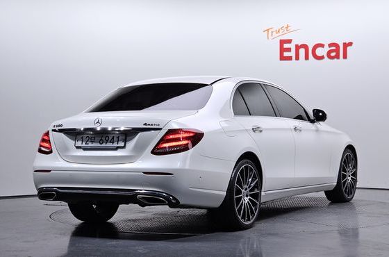 Mercedes-Benz E-Class E300 4MATIC Avnatgarde — пробег 114 280 км — фото 2 из 5