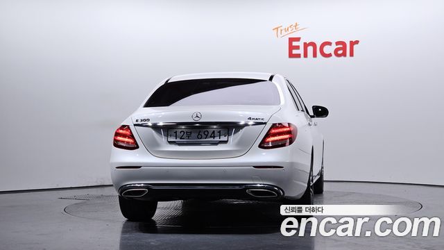 Mercedes-Benz E-Class из Кореи Encar