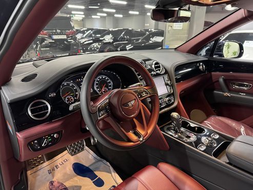 Bentley Bentayga 4.0 V8 — пробег 38 700 км — фото 4 из 5