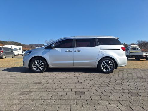 Kia Carnival 9-seater Luxury — пробег 220 099 км — фото 4 из 5
