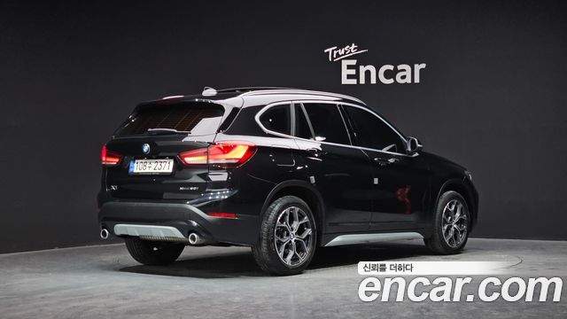 BMW X1 xDrive 20i xLine — пробег 44 682 км — фото 2 из 5